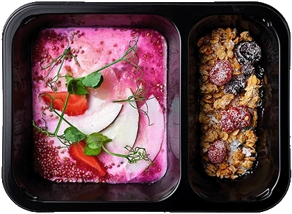 Блюдо: Гранола с йогуртом и вишневым вареньем